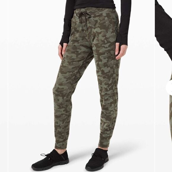 Lululemon Ready to Rulu Jogger 29"
Heritage Camo Dark Olive Green Twill - Picture 2 of 13
